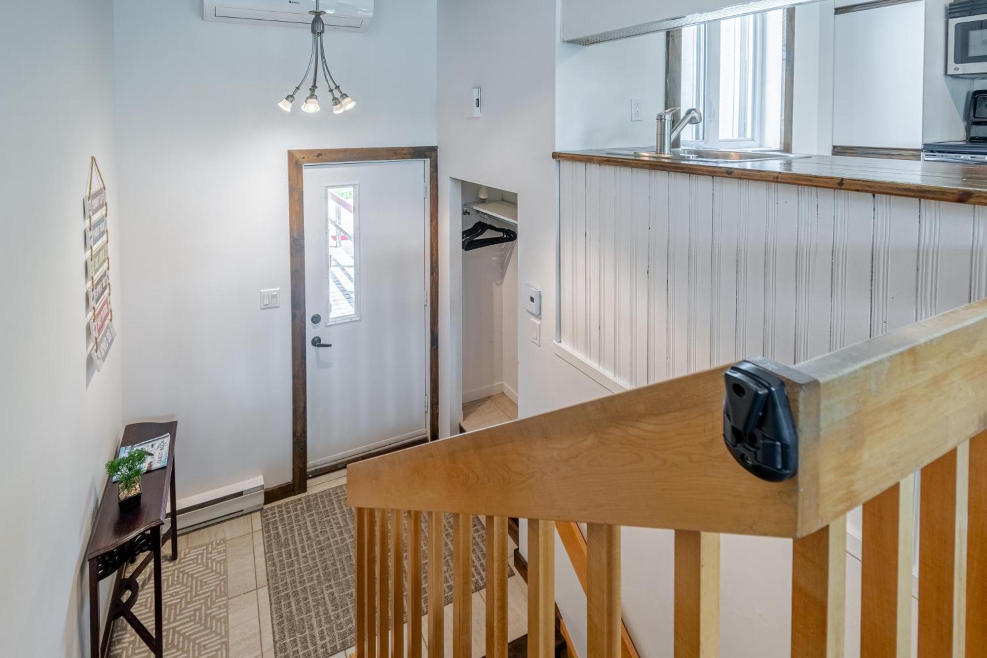Superbe Condo Face Aux Pentes De Ski Stoneham!!! Exterior photo