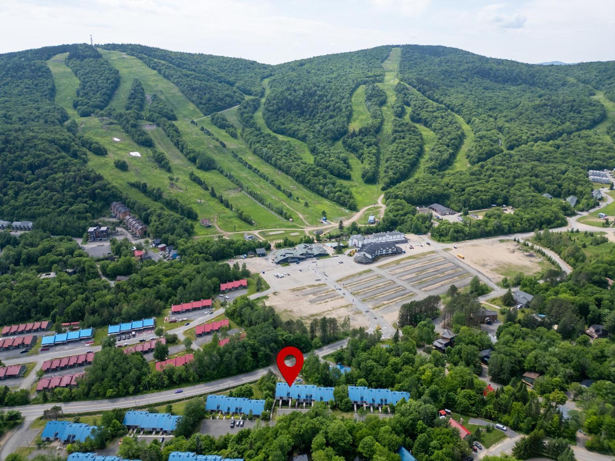 Superbe Condo Face Aux Pentes De Ski Stoneham!!! Exterior photo